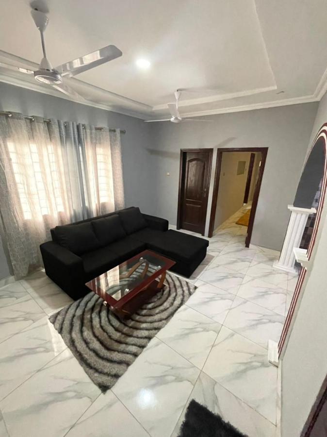 Detouz Lodging Apartamento Acra Exterior foto