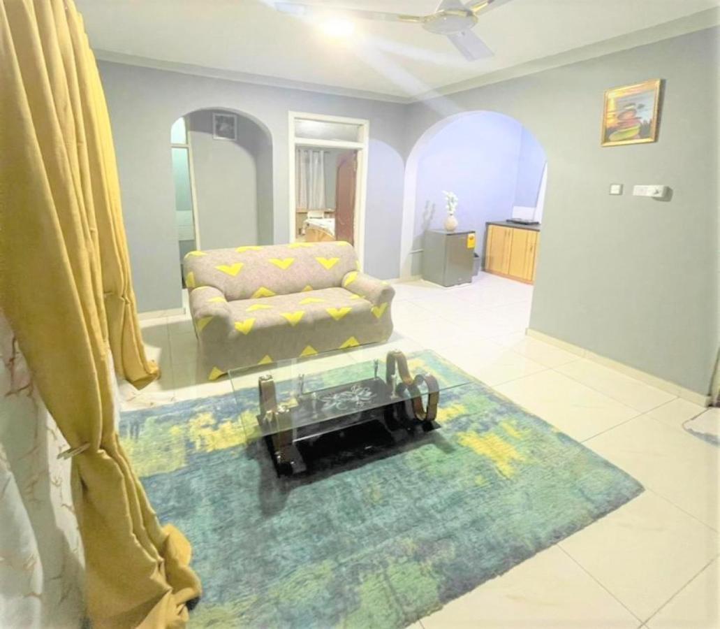 Detouz Lodging Apartamento Acra Exterior foto